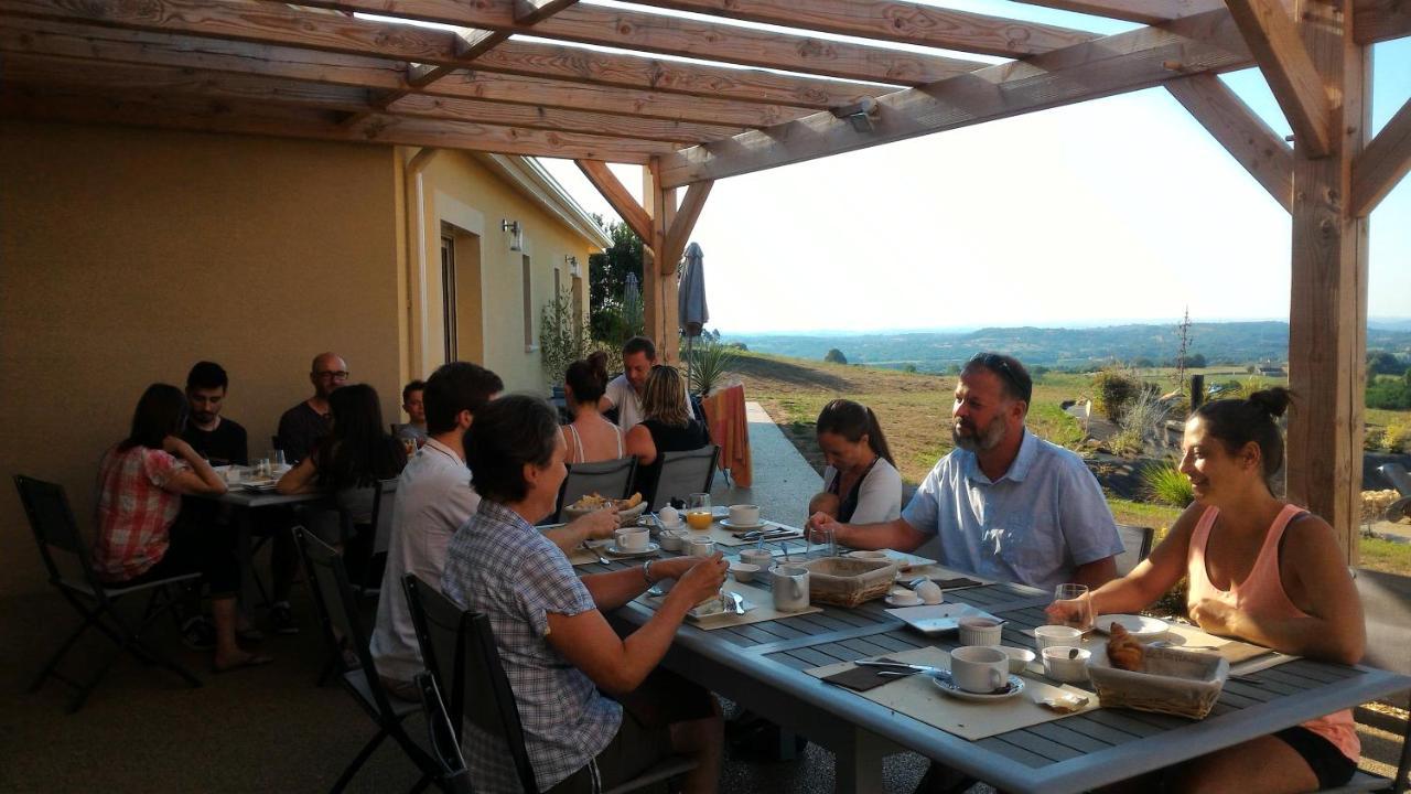 Marcillac-Saint-Quentin La Sarlamandre, Chambres Et Table D'Hotes מראה חיצוני תמונה