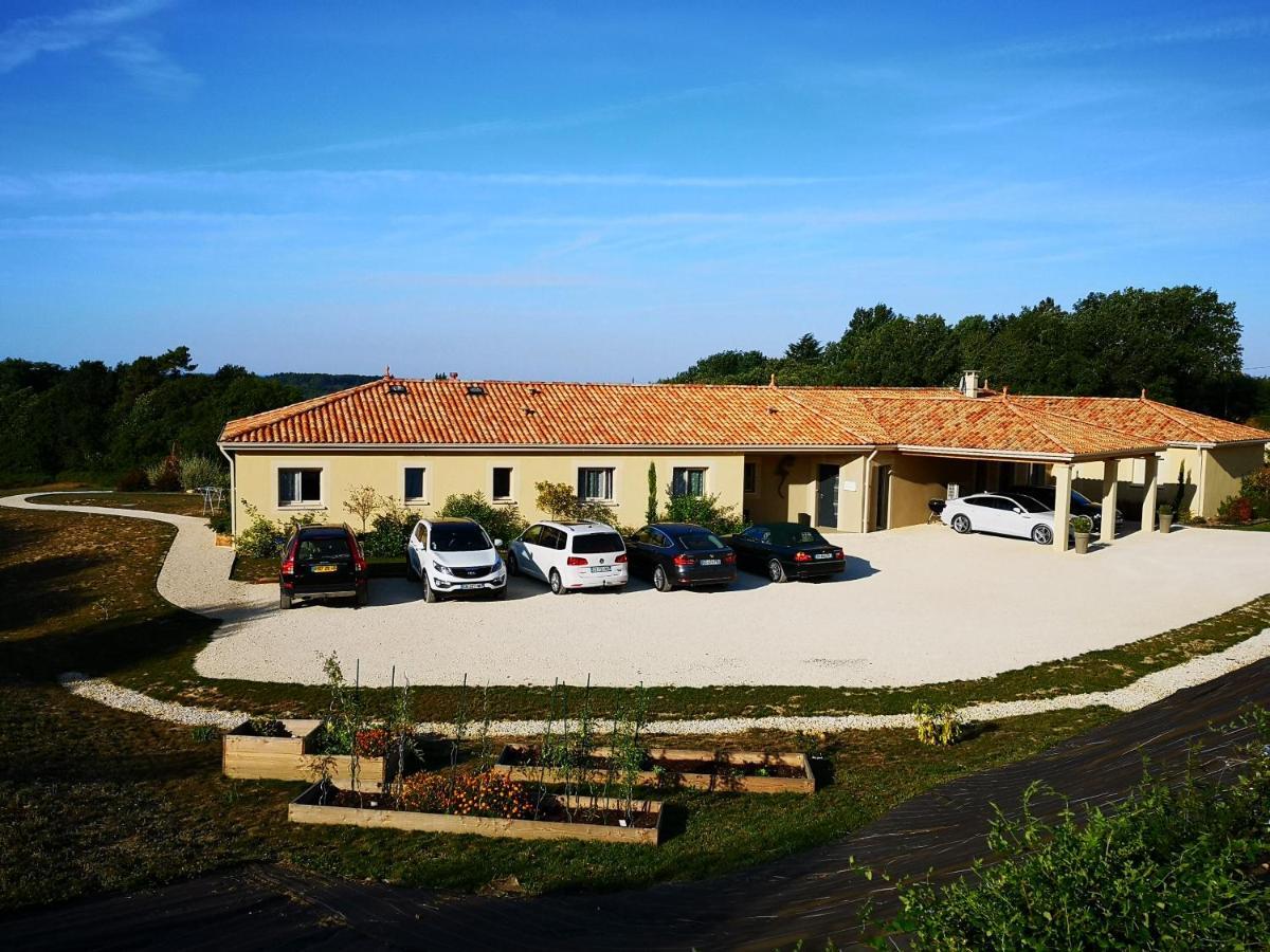 Marcillac-Saint-Quentin La Sarlamandre, Chambres Et Table D'Hotes מראה חיצוני תמונה